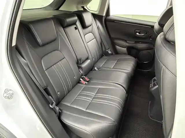 ホンダ ＺＲ－Ｖ ハイブリッド e:HEV Z 群馬県 2023(令5)年 1.3万km プラチナホワイトパール ＢＯＳＥプレミアムサウンド　純正コネクトナビ　マルチビューモニター　パワーバックドア　アダプティブクルーズコントロール　ＡＨＢ　シートヒーター　純正１８インチＡＷ　　ＢＳＭ　ワイヤレス充電器　禁煙車