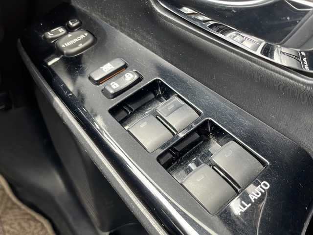 トヨタ プリウス α S ツーリングセレクション G’s 茨城県 2016(平28)年 7.2万km ホワイトパールクリスタルシャイン LEDオートライト/ハーフレザーシート/純正18インチアルミホイール/ステアリングスイッチ/純正オーディオ/スマートキー/ETC