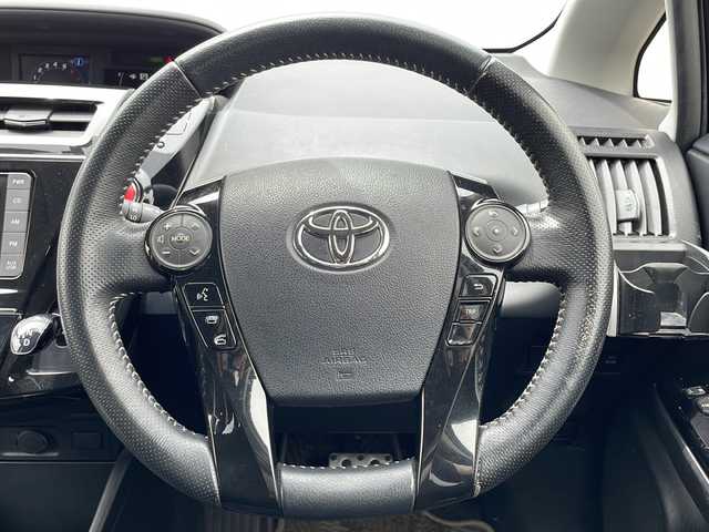 トヨタ プリウス α S ツーリングセレクション G’s 茨城県 2016(平28)年 7.2万km ホワイトパールクリスタルシャイン LEDオートライト/ハーフレザーシート/純正18インチアルミホイール/ステアリングスイッチ/純正オーディオ/スマートキー/ETC