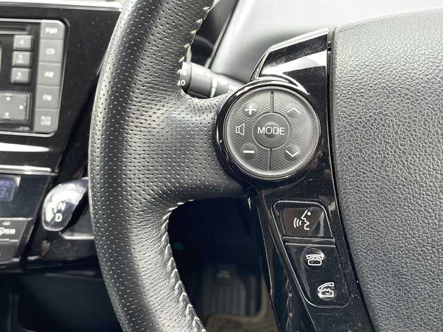 トヨタ プリウス α S ツーリングセレクション G’s 茨城県 2016(平28)年 7.2万km ホワイトパールクリスタルシャイン LEDオートライト/ハーフレザーシート/純正18インチアルミホイール/ステアリングスイッチ/純正オーディオ/スマートキー/ETC