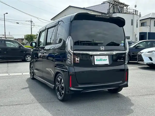 ホンダ Ｎ ＢＯＸ カスタム G L ターボ ホンダセンシング 静岡県 2018(平30)年 4.4万km クリスタルブラックパール エンジンスタートボタン/パワーステアリング/パワーウィンドウ/MTモード付AT/アイドリングストップ/スマートキー/AAC/クルーズコントロール（追従走行：有）/バックカメラ/USB入力端子/純正ETC/純正SDナビ（フルセグTV、BT接続、CDチェンジャー）/ベンチシート/純正フロアマット/ハーフレザー/両側パワースライドドア/純正アルミホイール/ABS/横滑り防止装置/レーンキープアシスト/オートライト/オートマチックハイビーム/後ろのみコーナーセンサー/LEDヘッドライト/W+サイドエアバック/衝突軽減システム