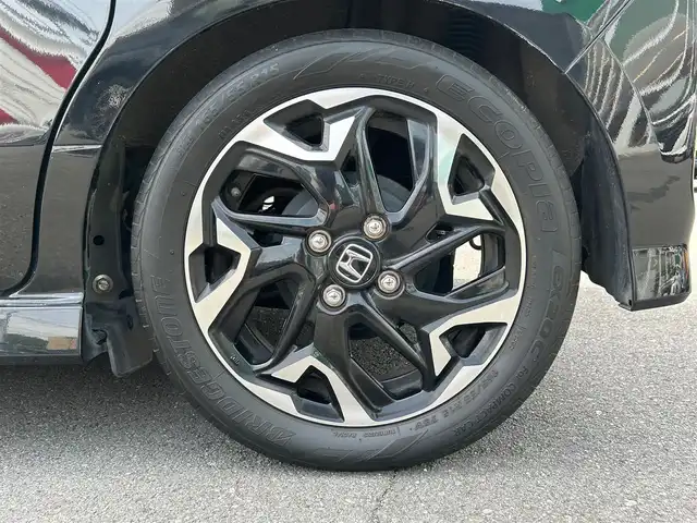 ホンダ Ｎ ＢＯＸ カスタム G L ターボ ホンダセンシング 静岡県 2018(平30)年 4.4万km クリスタルブラックパール エンジンスタートボタン/パワーステアリング/パワーウィンドウ/MTモード付AT/アイドリングストップ/スマートキー/AAC/クルーズコントロール（追従走行：有）/バックカメラ/USB入力端子/純正ETC/純正SDナビ（フルセグTV、BT接続、CDチェンジャー）/ベンチシート/純正フロアマット/ハーフレザー/両側パワースライドドア/純正アルミホイール/ABS/横滑り防止装置/レーンキープアシスト/オートライト/オートマチックハイビーム/後ろのみコーナーセンサー/LEDヘッドライト/W+サイドエアバック/衝突軽減システム