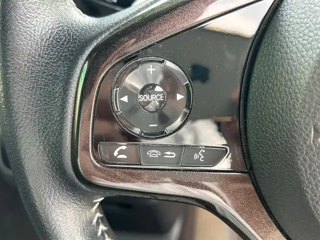 ホンダ Ｎ ＢＯＸ カスタム G L ターボ ホンダセンシング 静岡県 2018(平30)年 4.4万km クリスタルブラックパール エンジンスタートボタン/パワーステアリング/パワーウィンドウ/MTモード付AT/アイドリングストップ/スマートキー/AAC/クルーズコントロール（追従走行：有）/バックカメラ/USB入力端子/純正ETC/純正SDナビ（フルセグTV、BT接続、CDチェンジャー）/ベンチシート/純正フロアマット/ハーフレザー/両側パワースライドドア/純正アルミホイール/ABS/横滑り防止装置/レーンキープアシスト/オートライト/オートマチックハイビーム/後ろのみコーナーセンサー/LEDヘッドライト/W+サイドエアバック/衝突軽減システム