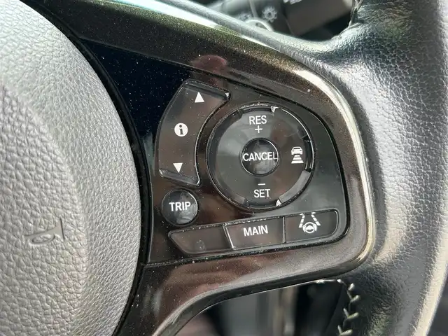 ホンダ Ｎ ＢＯＸ カスタム G L ターボ ホンダセンシング 静岡県 2018(平30)年 4.4万km クリスタルブラックパール エンジンスタートボタン/パワーステアリング/パワーウィンドウ/MTモード付AT/アイドリングストップ/スマートキー/AAC/クルーズコントロール（追従走行：有）/バックカメラ/USB入力端子/純正ETC/純正SDナビ（フルセグTV、BT接続、CDチェンジャー）/ベンチシート/純正フロアマット/ハーフレザー/両側パワースライドドア/純正アルミホイール/ABS/横滑り防止装置/レーンキープアシスト/オートライト/オートマチックハイビーム/後ろのみコーナーセンサー/LEDヘッドライト/W+サイドエアバック/衝突軽減システム
