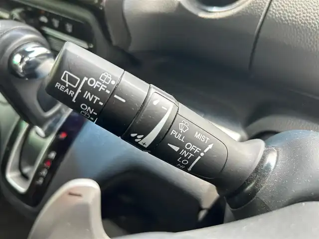 ホンダ Ｎ ＢＯＸ カスタム G L ターボ ホンダセンシング 静岡県 2018(平30)年 4.4万km クリスタルブラックパール エンジンスタートボタン/パワーステアリング/パワーウィンドウ/MTモード付AT/アイドリングストップ/スマートキー/AAC/クルーズコントロール（追従走行：有）/バックカメラ/USB入力端子/純正ETC/純正SDナビ（フルセグTV、BT接続、CDチェンジャー）/ベンチシート/純正フロアマット/ハーフレザー/両側パワースライドドア/純正アルミホイール/ABS/横滑り防止装置/レーンキープアシスト/オートライト/オートマチックハイビーム/後ろのみコーナーセンサー/LEDヘッドライト/W+サイドエアバック/衝突軽減システム