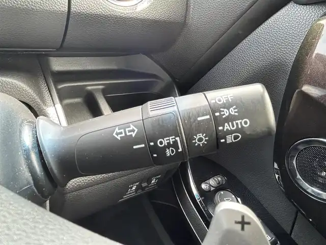 ホンダ Ｎ ＢＯＸ カスタム G L ターボ ホンダセンシング 静岡県 2018(平30)年 4.4万km クリスタルブラックパール エンジンスタートボタン/パワーステアリング/パワーウィンドウ/MTモード付AT/アイドリングストップ/スマートキー/AAC/クルーズコントロール（追従走行：有）/バックカメラ/USB入力端子/純正ETC/純正SDナビ（フルセグTV、BT接続、CDチェンジャー）/ベンチシート/純正フロアマット/ハーフレザー/両側パワースライドドア/純正アルミホイール/ABS/横滑り防止装置/レーンキープアシスト/オートライト/オートマチックハイビーム/後ろのみコーナーセンサー/LEDヘッドライト/W+サイドエアバック/衝突軽減システム
