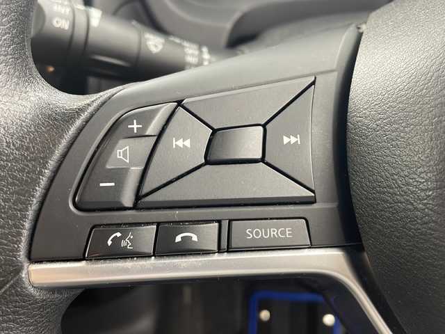 日産 ノート e－パワー X 愛知県 2018(平30)年 5.3万km スーパーブラック 純正SＤナビゲーション/フルセグＴＶ/Bluetooth/CD/DVD/インテリジェントアラウンドビューモニターセット/・踏み間違い衝突防止アシスト/・フロント/バックソナー/・インテリジェントアラウンドビューモニター/・スマートルームミラー/・ドアミラーヒーター/インテリジェントエマージェンシーブレーキ/車線逸脱警報/オートライト/ハイビームアシスト/SRSエアバック【運転席/助手席】/インテリジェントキー/プッシュエンジンスターター/保証書/取扱説明書/スペアキー１本