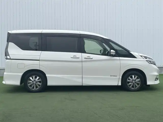 日産 セレナ e－パワー ハイウェイスター V 香川県 2019(平31)年 3.8万km ブリリアントホワイトパール 登録時走行距離：37659km/ディーラー純正9型ナビ/　フルセグTV/フリップダウンモニター/両側パワースライドドア/エマージェンシーブレーキ/レーダークルーズコントロール/レーンキープアシスト/クリアランスソナー/横滑り防止装置/LEDヘッドライト/オートライト/フォグランプ/ビルトインETC/ドライブレコーダー/ロールサンシェード/シートヒーター/ISOFIX/革巻きステアリング/ステアリングスイッチ/ステアリングヒーター/プッシュスタート/スマートキー/スペアキー