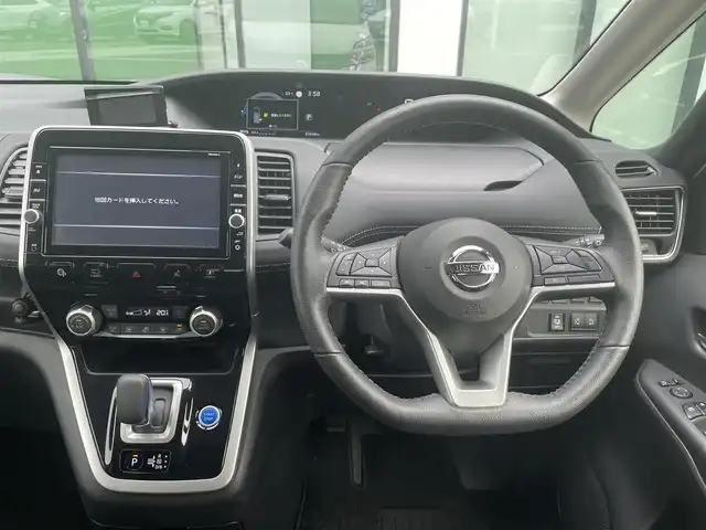 日産 セレナ e－パワー ハイウェイスター V 香川県 2019(平31)年 3.8万km ブリリアントホワイトパール 登録時走行距離：37659km/ディーラー純正9型ナビ/　フルセグTV/フリップダウンモニター/両側パワースライドドア/エマージェンシーブレーキ/レーダークルーズコントロール/レーンキープアシスト/クリアランスソナー/横滑り防止装置/LEDヘッドライト/オートライト/フォグランプ/ビルトインETC/ドライブレコーダー/ロールサンシェード/シートヒーター/ISOFIX/革巻きステアリング/ステアリングスイッチ/ステアリングヒーター/プッシュスタート/スマートキー/スペアキー