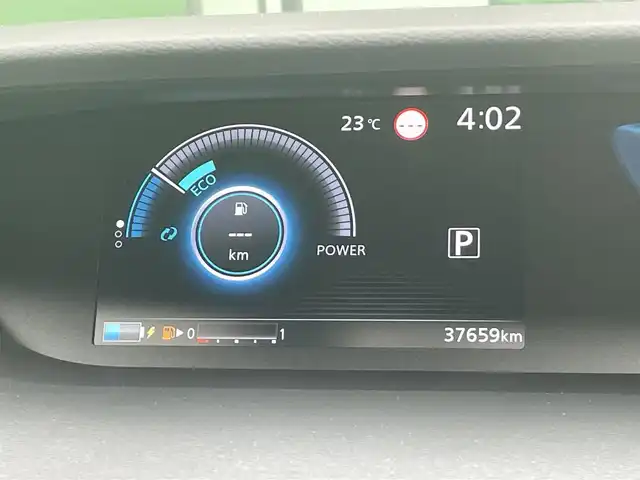 日産 セレナ e－パワー ハイウェイスター V 香川県 2019(平31)年 3.8万km ブリリアントホワイトパール 登録時走行距離：37659km/ディーラー純正9型ナビ/　フルセグTV/フリップダウンモニター/両側パワースライドドア/エマージェンシーブレーキ/レーダークルーズコントロール/レーンキープアシスト/クリアランスソナー/横滑り防止装置/LEDヘッドライト/オートライト/フォグランプ/ビルトインETC/ドライブレコーダー/ロールサンシェード/シートヒーター/ISOFIX/革巻きステアリング/ステアリングスイッチ/ステアリングヒーター/プッシュスタート/スマートキー/スペアキー