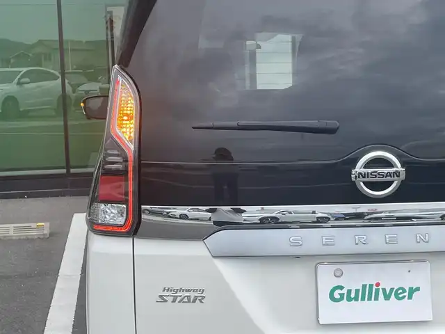 日産 セレナ e－パワー ハイウェイスター V 香川県 2019(平31)年 3.8万km ブリリアントホワイトパール 登録時走行距離：37659km/ディーラー純正9型ナビ/　フルセグTV/フリップダウンモニター/両側パワースライドドア/エマージェンシーブレーキ/レーダークルーズコントロール/レーンキープアシスト/クリアランスソナー/横滑り防止装置/LEDヘッドライト/オートライト/フォグランプ/ビルトインETC/ドライブレコーダー/ロールサンシェード/シートヒーター/ISOFIX/革巻きステアリング/ステアリングスイッチ/ステアリングヒーター/プッシュスタート/スマートキー/スペアキー