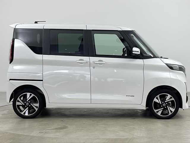 日産 ルークス HWS X プロパイロットED 道央・札幌 2023(令5)年 2.5万km ホワイトパール ・純正ナビ&CD&BT&SD/・スライドオートクロージャー/・ハンズフリーオートスライドドア/・アラウンドビューモニター/・フロント/サイド/バックカメラ/・プロパイロット/・インテリジェントエマージェンシーブレーキ/・車線逸脱防止支援システム/・車線逸脱警報/・前方衝突予測警報/・踏み間違い衝突防止アシスト/・標識検知機能/・先行車発進お知らせ/・ふらつき警報/・前席シートヒーター/・ETC/・純正フロアマット/・電動格納ミラー/・プッシュスタート/・LEDヘッドライト/・オートライト/・オートマチックハイビーム/・スマートキー/・スペアキー