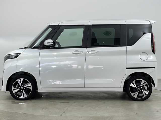 日産 ルークス HWS X プロパイロットED 道央・札幌 2023(令5)年 2.5万km ホワイトパール ・純正ナビ&CD&BT&SD/・スライドオートクロージャー/・ハンズフリーオートスライドドア/・アラウンドビューモニター/・フロント/サイド/バックカメラ/・プロパイロット/・インテリジェントエマージェンシーブレーキ/・車線逸脱防止支援システム/・車線逸脱警報/・前方衝突予測警報/・踏み間違い衝突防止アシスト/・標識検知機能/・先行車発進お知らせ/・ふらつき警報/・前席シートヒーター/・ETC/・純正フロアマット/・電動格納ミラー/・プッシュスタート/・LEDヘッドライト/・オートライト/・オートマチックハイビーム/・スマートキー/・スペアキー