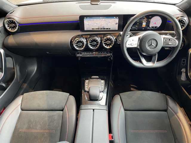 メルセデス・ベンツ ＣＬＡ２００ｄ AMGライン 高知県 2021(令3)年 3万km ポーラホワイト レーダーセーフティーパッケージ/レーンチェンジアシスト/アクティブレーンキーピングアシスト/ブラインドスポットアシスト/ハーフレザーシート/フロント席シートヒーター/フロント席メモリー付きパワーシート/純正前後ドライブレコーダー/純正ナビ/　【Bluetooth/USB】/バックカメラ