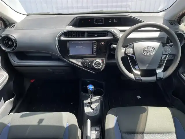 トヨタ アクア S 熊本県 2018(平30)年 3.8万km オレンジパールクリスタルシャイン 純正ナビ/・AM/FM/CD/SD/AUX/BT/・フルセグTV/・バックカメラ/ステアリングリモコン/電動格納ミラー/・ウィンカーミラー/ビルトインETC/HIDライト/・ヘッドライトレベライザー/ドアバイザー/社外フロアマット/ECOモード/EVモード/スマートキー/・スペアキー