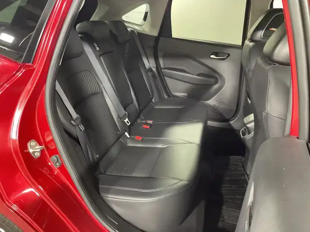 日産 オーラ G レザーエディション 神奈川県 2021(令3)年 1.4万km ガーネットレッド/スーパーブラック 2トーン 9型メーカーオプションナビゲーション/AM FM Bluetooth フルセグ HDMI AppleCarPlay/アラウンドビューモニター/BOSEプレミアムサウンド/ビークルダイナミクスコントロール/ハンドル支援/プロパイロット/車線逸脱警報/車線逸脱防止支援/後側方車両検知警報/後側方衝突防止支援/エマージェンシーブレーキ/速度標識表示/標識検知支援/駐車支援/ふらつき警報/デジタルインナーミラー/レザーシート/前席シートヒーター/ステアリングヒーター/ステアリングリモコン/ビルトインETC2.0/オートホールド/純正フロアマット/インテリジェントキー/スペアキー/LEDヘッドライト/オートライト/オートマチックハイビーム/純正17インチアルミホイル