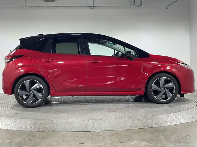 日産 オーラ G レザーエディション 神奈川県 2021(令3)年 1.4万km ガーネットレッド/スーパーブラック 2トーン 9型メーカーオプションナビゲーション/AM FM Bluetooth フルセグ HDMI AppleCarPlay/アラウンドビューモニター/BOSEプレミアムサウンド/ビークルダイナミクスコントロール/ハンドル支援/プロパイロット/車線逸脱警報/車線逸脱防止支援/後側方車両検知警報/後側方衝突防止支援/エマージェンシーブレーキ/速度標識表示/標識検知支援/駐車支援/ふらつき警報/デジタルインナーミラー/レザーシート/前席シートヒーター/ステアリングヒーター/ステアリングリモコン/ビルトインETC2.0/オートホールド/純正フロアマット/インテリジェントキー/スペアキー/LEDヘッドライト/オートライト/オートマチックハイビーム/純正17インチアルミホイル