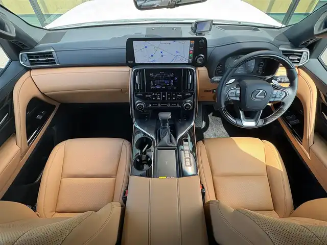 レクサス ＬＸ 600 オフロード 石川県 2022(令4)年 1.1万km パール マークレビンソン/ベージュ革シート/シートベンチレーション/衝突軽減ブレーキ/アダプティブクルーズコントロール/ブラインドスポットモニター/レーンキープアシスト/クーラーボックス/ＬＥＤヘッドライト