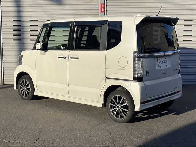 ホンダ Ｎ ＢＯＸ G SSパッケージ 道央・札幌 2013(平25)年 10.3万km プレミアムホワイトパール (株)IDOMが運営する【じしゃロン札幌店】の自社ローン専用車両になりますこちらは現金またはオートローンご利用価格です。自社ローンご希望の方は別途その旨お申し付けください。/・社外ナビ/・フルセグ/CD/DVD/FM/AM/・両側電動スライドドア/・プッシュスタート/・スマートキー/・オートライト/・純正フロアマット
