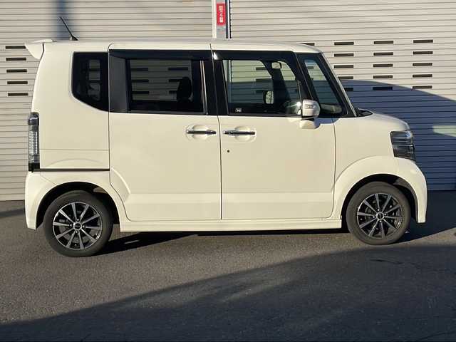 ホンダ Ｎ ＢＯＸ G SSパッケージ 道央・札幌 2013(平25)年 10.3万km プレミアムホワイトパール (株)IDOMが運営する【じしゃロン札幌店】の自社ローン専用車両になりますこちらは現金またはオートローンご利用価格です。自社ローンご希望の方は別途その旨お申し付けください。/・社外ナビ/・フルセグ/CD/DVD/FM/AM/・両側電動スライドドア/・プッシュスタート/・スマートキー/・オートライト/・純正フロアマット