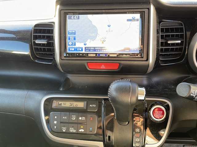 ホンダ Ｎ ＢＯＸ G SSパッケージ 道央・札幌 2013(平25)年 10.3万km プレミアムホワイトパール (株)IDOMが運営する【じしゃロン札幌店】の自社ローン専用車両になりますこちらは現金またはオートローンご利用価格です。自社ローンご希望の方は別途その旨お申し付けください。/・社外ナビ/・フルセグ/CD/DVD/FM/AM/・両側電動スライドドア/・プッシュスタート/・スマートキー/・オートライト/・純正フロアマット