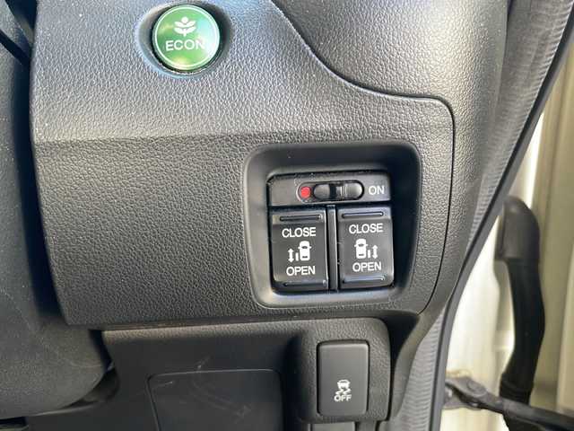 ホンダ Ｎ ＢＯＸ G SSパッケージ 道央・札幌 2013(平25)年 10.3万km プレミアムホワイトパール (株)IDOMが運営する【じしゃロン札幌店】の自社ローン専用車両になりますこちらは現金またはオートローンご利用価格です。自社ローンご希望の方は別途その旨お申し付けください。/・社外ナビ/・フルセグ/CD/DVD/FM/AM/・両側電動スライドドア/・プッシュスタート/・スマートキー/・オートライト/・純正フロアマット