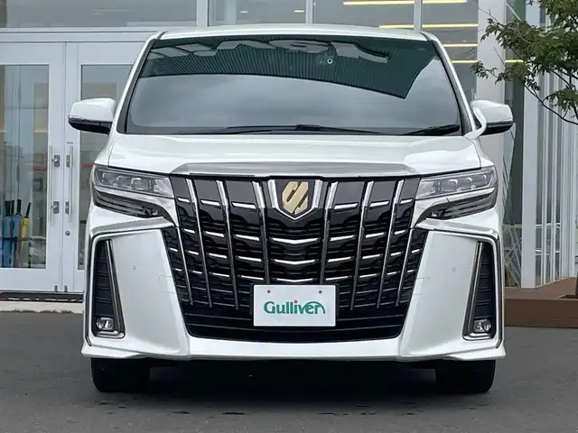 トヨタ アルファード S タイプゴールド 道央・札幌 2020(令2)年 3.9万km ホワイトパールクリスタルシャイン ・４WD/・衝突軽減ブレーキ/・寒冷地仕様/・純正ディスプレイオーディオ/　CD＆DVD＆BT/・バックカメラ/・両側パワースライドドア/・パワーバックドア/・フリップダウンモニター/・コーナーセンサー/・レーンキープアシスト/・レーダークルーズコントロール/・ハーフレザーシート/・前後ドライブレコーダー/・オートライト/・オートエアコン/・アイドリングストップ/・プッシュスタート/・スマートキー/・ビルトインETC/・MT付きAT/・純正フロアマット/・ドアバイザー/・ウィンカーミラー/・フォグライト/・LEDヘッドライト