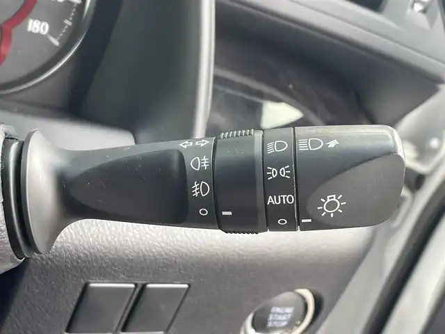 トヨタ アルファード S タイプゴールド 道央・札幌 2020(令2)年 3.9万km ホワイトパールクリスタルシャイン ・４WD/・衝突軽減ブレーキ/・寒冷地仕様/・純正ディスプレイオーディオ/　CD＆DVD＆BT/・バックカメラ/・両側パワースライドドア/・パワーバックドア/・フリップダウンモニター/・コーナーセンサー/・レーンキープアシスト/・レーダークルーズコントロール/・ハーフレザーシート/・前後ドライブレコーダー/・オートライト/・オートエアコン/・アイドリングストップ/・プッシュスタート/・スマートキー/・ビルトインETC/・MT付きAT/・純正フロアマット/・ドアバイザー/・ウィンカーミラー/・フォグライト/・LEDヘッドライト