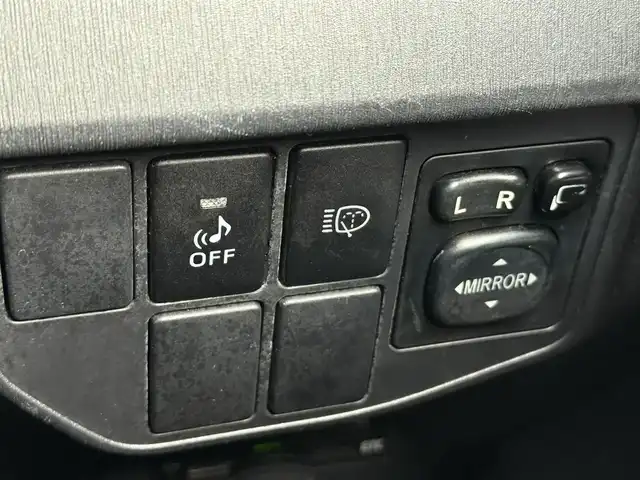 トヨタ プリウス S ツーリングセレクション 愛知県 2014(平26)年 6.6万km ブラック 純正ナビ/　（Bluetooth/フルセグTV/FM/AM/CD/DVD）/バックカメラ/BBS17インチAW/ETC/プッシュスタート/スマートキー/純正フロアマット/オートライト/ステアリングリモコン/ドアバイザー/電動格納ミラー/ISOFIX/防眩インナーミラー/LEDライト