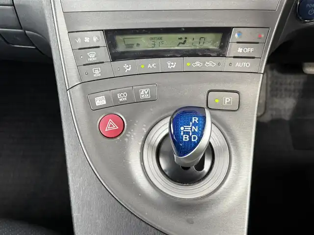 トヨタ プリウス S ツーリングセレクション 愛知県 2014(平26)年 6.6万km ブラック 純正ナビ/　（Bluetooth/フルセグTV/FM/AM/CD/DVD）/バックカメラ/BBS17インチAW/ETC/プッシュスタート/スマートキー/純正フロアマット/オートライト/ステアリングリモコン/ドアバイザー/電動格納ミラー/ISOFIX/防眩インナーミラー/LEDライト