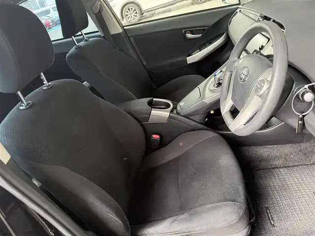 トヨタ プリウス S ツーリングセレクション 愛知県 2014(平26)年 6.6万km ブラック 純正ナビ/　（Bluetooth/フルセグTV/FM/AM/CD/DVD）/バックカメラ/BBS17インチAW/ETC/プッシュスタート/スマートキー/純正フロアマット/オートライト/ステアリングリモコン/ドアバイザー/電動格納ミラー/ISOFIX/防眩インナーミラー/LEDライト