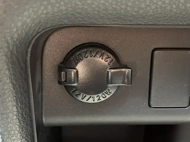 トヨタ ヴォクシー ZS 煌 福岡県 2015(平27)年 4.5万km ホワイトパールクリスタルシャイン 純正7型SDナビ(フルセグTV/CD/DVD/BT)バックカメラ両側電動パワスラETC純正フロアマット純正LED純正アルミホイールプッシュスタートスマートキースペアキー