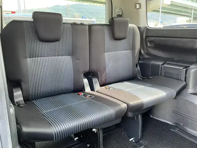 トヨタ ヴォクシー ZS 煌 福岡県 2015(平27)年 4.5万km ホワイトパールクリスタルシャイン 純正7型SDナビ(フルセグTV/CD/DVD/BT)バックカメラ両側電動パワスラETC純正フロアマット純正LED純正アルミホイールプッシュスタートスマートキースペアキー