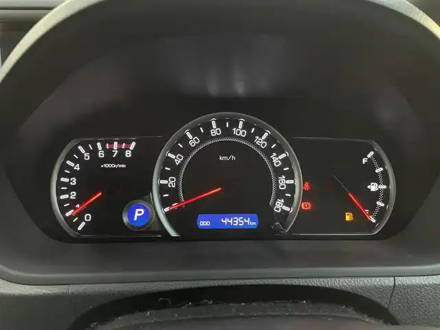トヨタ ヴォクシー ZS 煌 福岡県 2015(平27)年 4.5万km ホワイトパールクリスタルシャイン 純正7型SDナビ(フルセグTV/CD/DVD/BT)バックカメラ両側電動パワスラETC純正フロアマット純正LED純正アルミホイールプッシュスタートスマートキースペアキー