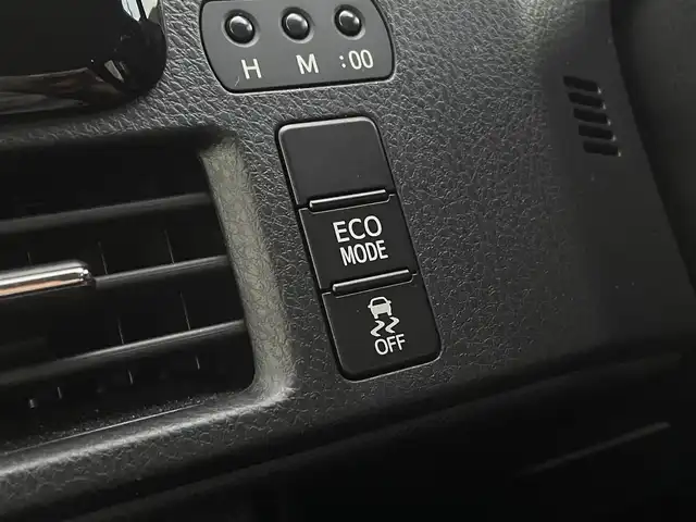 トヨタ ヴォクシー ZS 煌 福岡県 2015(平27)年 4.5万km ホワイトパールクリスタルシャイン 純正7型SDナビ(フルセグTV/CD/DVD/BT)バックカメラ両側電動パワスラETC純正フロアマット純正LED純正アルミホイールプッシュスタートスマートキースペアキー
