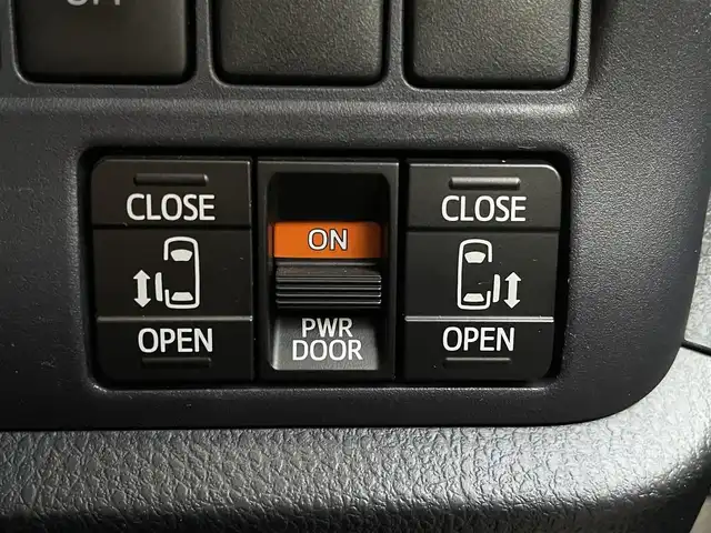 トヨタ ヴォクシー ZS 煌 福岡県 2015(平27)年 4.5万km ホワイトパールクリスタルシャイン 純正7型SDナビ(フルセグTV/CD/DVD/BT)バックカメラ両側電動パワスラETC純正フロアマット純正LED純正アルミホイールプッシュスタートスマートキースペアキー