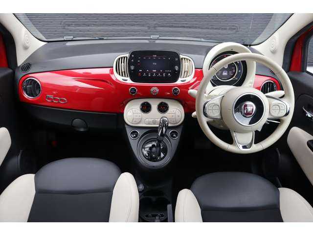フィアット フィアット ５００Ｃ ツインエア ドルチェヴィータ 大分県 2023(令5)年 1.9万km 赤 クルーズコントロール/純正ディスプレイおーディオ/ＡｐｐｌｅＣａｒＰｌａｙ/Ｂｌｕｅｔｏｏｔｈ/ハーフレザー/パドルシフト/ハロゲンヘッドライト/純正１５インチＡＷ/純正フロアマット/ドライブレコーダー（前方のみ）/ＥＴＣ/リモコンキー