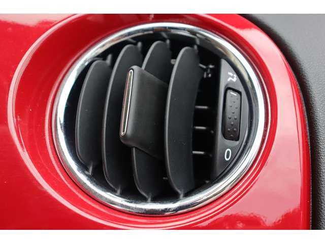 フィアット フィアット ５００Ｃ ツインエア ドルチェヴィータ 大分県 2023(令5)年 1.9万km 赤 クルーズコントロール/純正ディスプレイおーディオ/ＡｐｐｌｅＣａｒＰｌａｙ/Ｂｌｕｅｔｏｏｔｈ/ハーフレザー/パドルシフト/ハロゲンヘッドライト/純正１５インチＡＷ/純正フロアマット/ドライブレコーダー（前方のみ）/ＥＴＣ/リモコンキー