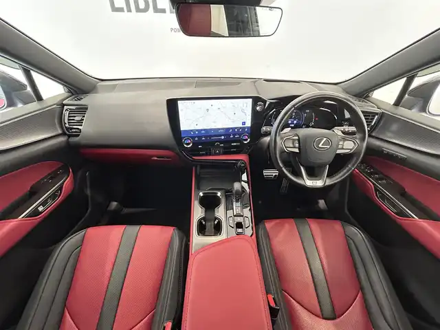 レクサス ＮＸ 350h Fスポーツ 熊本県 2023(令5)年 1.6万km マダーレッド フルレザーシート/シートヒーター/シートクーラー/パワーシート/シートメモリー/ヘッドアップディスプレイ/ドライブレコーダー/純正ナビ/CarPlay/USB/Bluetooth/フルセグテレビ/360°カメラ/コーナーセンサー/プリクラッシュセーフティー/ロードサインアシスト/クロストラフィックアラート/レーンチェンジアシスト/ブラインドスポットモニター/プロアクティブドライビングアシスト/アダプティブクルーズコントロール/パワートランク/オートホールド/オートマチックハイビーム/パドルシフト/ETC2.0/スペアキー・カードキー/【Fスポーツ・マダーレッド】
