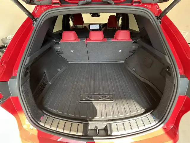 レクサス ＮＸ 350h Fスポーツ 熊本県 2023(令5)年 1.6万km マダーレッド フルレザーシート/シートヒーター/シートクーラー/パワーシート/シートメモリー/ヘッドアップディスプレイ/ドライブレコーダー/純正ナビ/CarPlay/USB/Bluetooth/フルセグテレビ/360°カメラ/コーナーセンサー/プリクラッシュセーフティー/ロードサインアシスト/クロストラフィックアラート/レーンチェンジアシスト/ブラインドスポットモニター/プロアクティブドライビングアシスト/アダプティブクルーズコントロール/パワートランク/オートホールド/オートマチックハイビーム/パドルシフト/ETC2.0/スペアキー・カードキー/【Fスポーツ・マダーレッド】