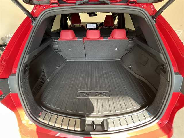 レクサス ＮＸ 350h Fスポーツ 熊本県 2023(令5)年 1.6万km マダーレッド フルレザーシート/シートヒーター/シートクーラー/パワーシート/シートメモリー/ヘッドアップディスプレイ/ドライブレコーダー/純正ナビ/CarPlay/USB/Bluetooth/フルセグテレビ/360°カメラ/コーナーセンサー/プリクラッシュセーフティー/ロードサインアシスト/クロストラフィックアラート/レーンチェンジアシスト/ブラインドスポットモニター/プロアクティブドライビングアシスト/アダプティブクルーズコントロール/パワートランク/オートホールド/オートマチックハイビーム/パドルシフト/ETC2.0/スペアキー・カードキー/【Fスポーツ・マダーレッド】