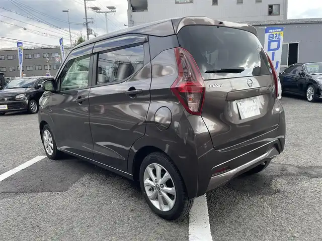 日産 デイズ X 京都府 2019(令1)年 6.5万km アッシュブラウンM (株)IDOMが運営する【じしゃロン伏見店】の自社ローン専用車両になりますこちらは現金またはオートローンご利用時の価格です。自社ローンご希望の方は別途その旨お申付け下さい/純正ナビ/アラウンドビューモニター/コーナーセンサー/レーンディパーチャーアラート/エマージェンシーブレーキ/インテリジェントルームミラー/インテリジェントキー/備考欄あり