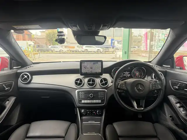 メルセデス・ベンツ ＣＬＡ２２０ 4MATIC 愛知県 2018(平30)年 7.4万km ジュピターレッド /正規ディーラー車//禁煙車//プレミアムパッケージ//パノラミックスライディングルーフ//harmankardon//メーカーナビ//フルセグ/USB/Bluetooth//SD/CD/DVD/MSV//ステアリング連動リアビューカメラ//ETC//360°ドライブレコーダー//黒革シート//メモリー式パワーシート/ランバーサポート//シートヒーター//レーダーセーフティパッケージ//ディスタンスアシスト//ブラインドスポットアシスト//アクティブレーンキーピング//アクティブブレーキアシスト//パークトロニック//アテンションアシスト//ESP//パドルシフト//スピードリミッター//ダイナミックセレクト//Comfort/Sport/Eco/individual//純正18インチアルミホイール//革巻きステアリング//ステアリングリモコン//チルト＆テレスコピックステアリング//LEDオートヘッドライト//リアフォグランプ//デイタイムライト//アンビエントライト//ウェルカムライト//ロケイターライティングライトシステム//プッシュスタート/スペアスマートキー//オートリトラクタブルウィンカーミラー//純正フロアマット//保証書//取扱説明書//D点検整備記録簿R2.3.4.5