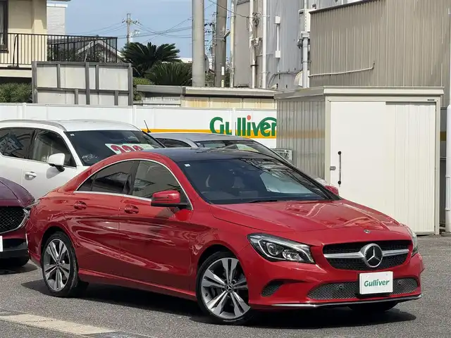 メルセデス・ベンツ ＣＬＡ２２０ 4MATIC 愛知県 2018(平30)年 7.4万km ジュピターレッド /正規ディーラー車//禁煙車//プレミアムパッケージ//パノラミックスライディングルーフ//harmankardon//メーカーナビ//フルセグ/USB/Bluetooth//SD/CD/DVD/MSV//ステアリング連動リアビューカメラ//ETC//360°ドライブレコーダー//黒革シート//メモリー式パワーシート/ランバーサポート//シートヒーター//レーダーセーフティパッケージ//ディスタンスアシスト//ブラインドスポットアシスト//アクティブレーンキーピング//アクティブブレーキアシスト//パークトロニック//アテンションアシスト//ESP//パドルシフト//スピードリミッター//ダイナミックセレクト//Comfort/Sport/Eco/individual//純正18インチアルミホイール//革巻きステアリング//ステアリングリモコン//チルト＆テレスコピックステアリング//LEDオートヘッドライト//リアフォグランプ//デイタイムライト//アンビエントライト//ウェルカムライト//ロケイターライティングライトシステム//プッシュスタート/スペアスマートキー//オートリトラクタブルウィンカーミラー//純正フロアマット//保証書//取扱説明書//D点検整備記録簿R2.3.4.5