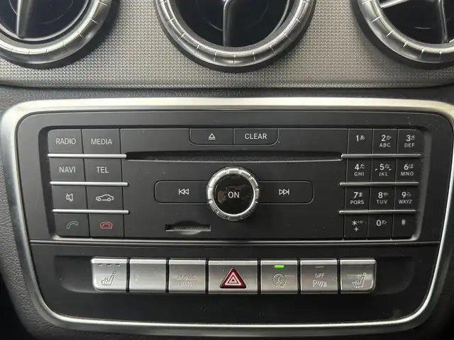 メルセデス・ベンツ ＣＬＡ２２０ 4MATIC 愛知県 2018(平30)年 7.4万km ジュピターレッド /正規ディーラー車//禁煙車//プレミアムパッケージ//パノラミックスライディングルーフ//harmankardon//メーカーナビ//フルセグ/USB/Bluetooth//SD/CD/DVD/MSV//ステアリング連動リアビューカメラ//ETC//360°ドライブレコーダー//黒革シート//メモリー式パワーシート/ランバーサポート//シートヒーター//レーダーセーフティパッケージ//ディスタンスアシスト//ブラインドスポットアシスト//アクティブレーンキーピング//アクティブブレーキアシスト//パークトロニック//アテンションアシスト//ESP//パドルシフト//スピードリミッター//ダイナミックセレクト//Comfort/Sport/Eco/individual//純正18インチアルミホイール//革巻きステアリング//ステアリングリモコン//チルト＆テレスコピックステアリング//LEDオートヘッドライト//リアフォグランプ//デイタイムライト//アンビエントライト//ウェルカムライト//ロケイターライティングライトシステム//プッシュスタート/スペアスマートキー//オートリトラクタブルウィンカーミラー//純正フロアマット//保証書//取扱説明書//D点検整備記録簿R2.3.4.5