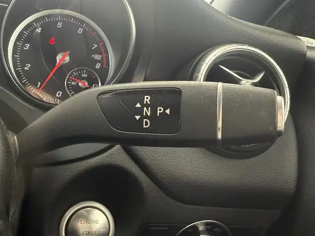 メルセデス・ベンツ ＣＬＡ２２０ 4MATIC 愛知県 2018(平30)年 7.4万km ジュピターレッド /正規ディーラー車//禁煙車//プレミアムパッケージ//パノラミックスライディングルーフ//harmankardon//メーカーナビ//フルセグ/USB/Bluetooth//SD/CD/DVD/MSV//ステアリング連動リアビューカメラ//ETC//360°ドライブレコーダー//黒革シート//メモリー式パワーシート/ランバーサポート//シートヒーター//レーダーセーフティパッケージ//ディスタンスアシスト//ブラインドスポットアシスト//アクティブレーンキーピング//アクティブブレーキアシスト//パークトロニック//アテンションアシスト//ESP//パドルシフト//スピードリミッター//ダイナミックセレクト//Comfort/Sport/Eco/individual//純正18インチアルミホイール//革巻きステアリング//ステアリングリモコン//チルト＆テレスコピックステアリング//LEDオートヘッドライト//リアフォグランプ//デイタイムライト//アンビエントライト//ウェルカムライト//ロケイターライティングライトシステム//プッシュスタート/スペアスマートキー//オートリトラクタブルウィンカーミラー//純正フロアマット//保証書//取扱説明書//D点検整備記録簿R2.3.4.5