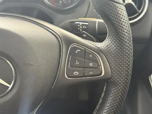 メルセデス・ベンツ ＣＬＡ２２０ 4MATIC 愛知県 2018(平30)年 7.4万km ジュピターレッド /正規ディーラー車//禁煙車//プレミアムパッケージ//パノラミックスライディングルーフ//harmankardon//メーカーナビ//フルセグ/USB/Bluetooth//SD/CD/DVD/MSV//ステアリング連動リアビューカメラ//ETC//360°ドライブレコーダー//黒革シート//メモリー式パワーシート/ランバーサポート//シートヒーター//レーダーセーフティパッケージ//ディスタンスアシスト//ブラインドスポットアシスト//アクティブレーンキーピング//アクティブブレーキアシスト//パークトロニック//アテンションアシスト//ESP//パドルシフト//スピードリミッター//ダイナミックセレクト//Comfort/Sport/Eco/individual//純正18インチアルミホイール//革巻きステアリング//ステアリングリモコン//チルト＆テレスコピックステアリング//LEDオートヘッドライト//リアフォグランプ//デイタイムライト//アンビエントライト//ウェルカムライト//ロケイターライティングライトシステム//プッシュスタート/スペアスマートキー//オートリトラクタブルウィンカーミラー//純正フロアマット//保証書//取扱説明書//D点検整備記録簿R2.3.4.5