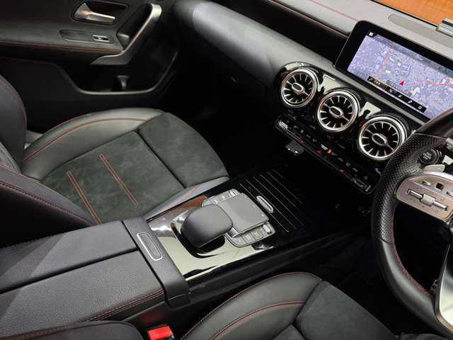 メルセデス・ベンツ ＣＬＡ２００ｄ Sブレーク AMGライン 千葉県 2020(令2)年 5.6万km デジタルホワイト ACC　/半革　/ナビ　/TV　/Bカメラ　/Bluetooth接続　/シートヒーター　/電動シート　/電動リアゲート/アンビエントライト　/LEDヘッドライト　/ハイビームアシスト　/衝突軽減B　/BSM　/LKA　/ワンオーナー　/ドラレコ　/ETC