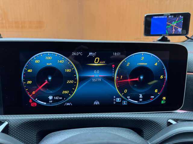 メルセデス・ベンツ ＣＬＡ２００ｄ Sブレーク AMGライン 千葉県 2020(令2)年 5.6万km デジタルホワイト ACC　/半革　/ナビ　/TV　/Bカメラ　/Bluetooth接続　/シートヒーター　/電動シート　/電動リアゲート/アンビエントライト　/LEDヘッドライト　/ハイビームアシスト　/衝突軽減B　/BSM　/LKA　/ワンオーナー　/ドラレコ　/ETC