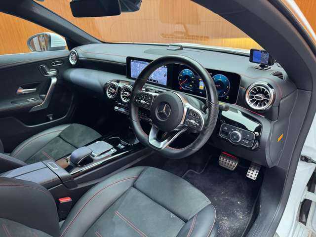 メルセデス・ベンツ ＣＬＡ２００ｄ Sブレーク AMGライン 千葉県 2020(令2)年 5.6万km デジタルホワイト ACC　/半革　/ナビ　/TV　/Bカメラ　/Bluetooth接続　/シートヒーター　/電動シート　/電動リアゲート/アンビエントライト　/LEDヘッドライト　/ハイビームアシスト　/衝突軽減B　/BSM　/LKA　/ワンオーナー　/ドラレコ　/ETC